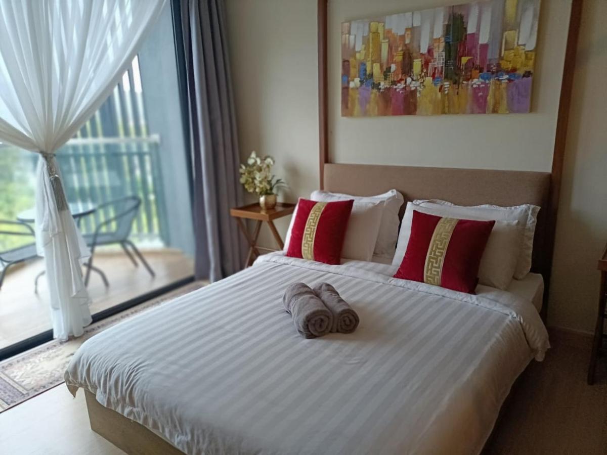 Timurbay Seafront Residence By Ozzy Azizi Kuantan Bagian luar foto