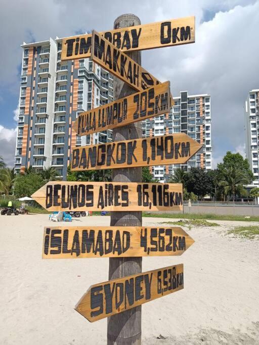 Timurbay Seafront Residence By Ozzy Azizi Kuantan Bagian luar foto