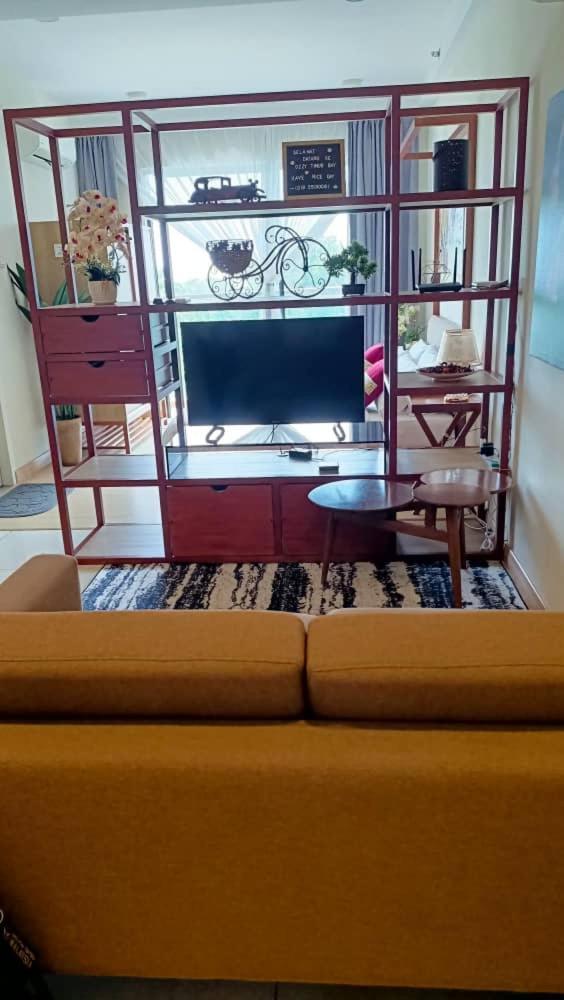 Timurbay Seafront Residence By Ozzy Azizi Kuantan Bagian luar foto
